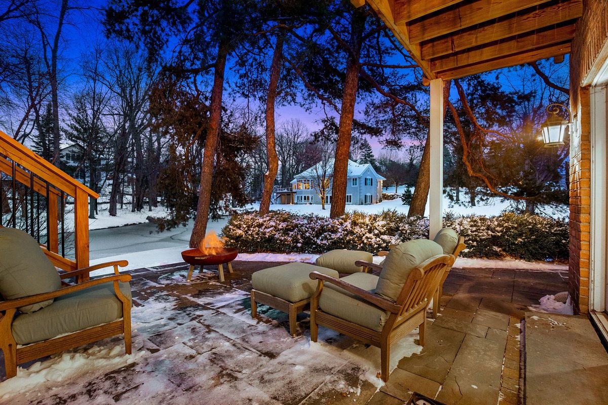 LEYENDECKERreal's tweet photo. JUST LISTED: Turn-Key, Rarely Avaliable 2-Story in Crowne Hill, Minnetonka, MN https://t.co/qsOLkAxykf https://t.co/lL0YYOnzlk