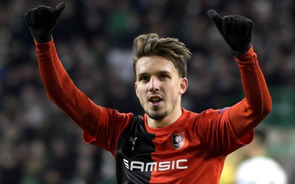 Hunouninho's tweet photo. Vous rendez-vous compte que nous sommes à 90mins de revoir notre Sala-mèche national en L1 ?❤️🖤 https://t.co/ilaLFPEDdD