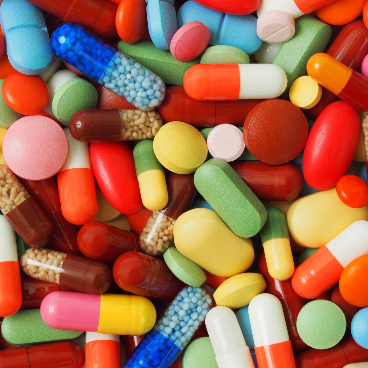 💊 Mais uma vez, a UFRGS tá mostrando a força das universidades públicas e sendo melhor que muita rede de farmácias por aí. A galera da Faculdade de Farmácia está coletando medicamentos e distribuindo para os abrigos.

Isso salva vidas, então te liga em como ajudar 👇🏾