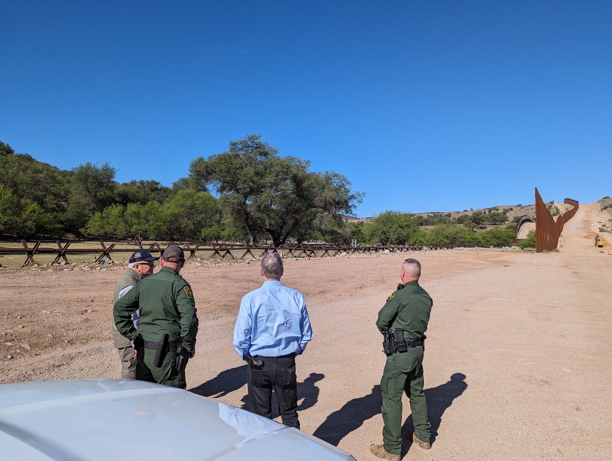 I'm back at Arizona's southern border to witness Biden's Border Crisis with @JudiciaryGOP. It is crucial for elected officials to meet with Border Patrol agents who are dealing with the consequences of Biden's open borders.