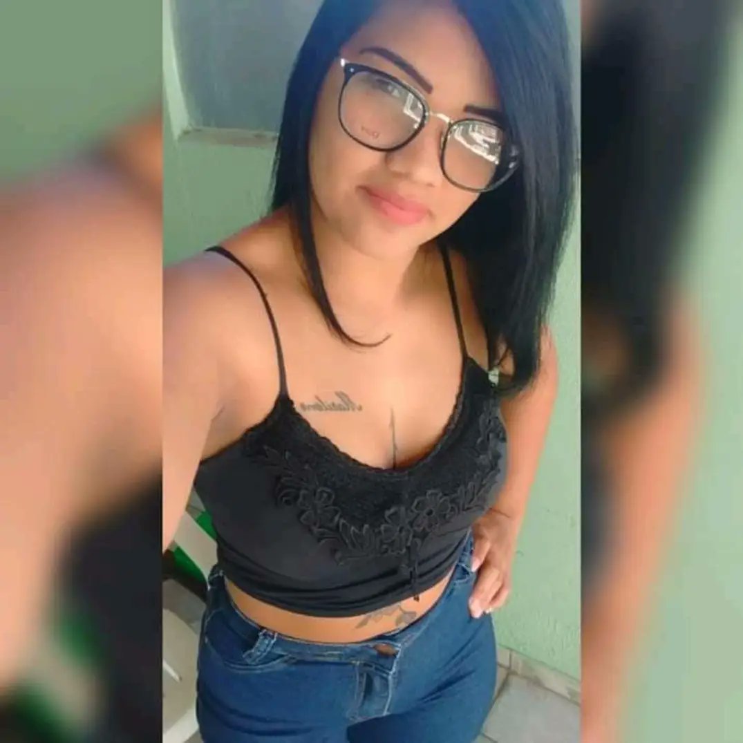 Foda-se quem me chama de fanática, digo e repito, sou 100% davizete e com muito orgulho, vcs haters, acha mesmo que eu vou largar a mão do meu reizinho?
Kkkk nunca, então chore deitado, pq de mim, ele so vai receber amor <a href="/davibritof/">Davibritoof</a> 💜🚗💜