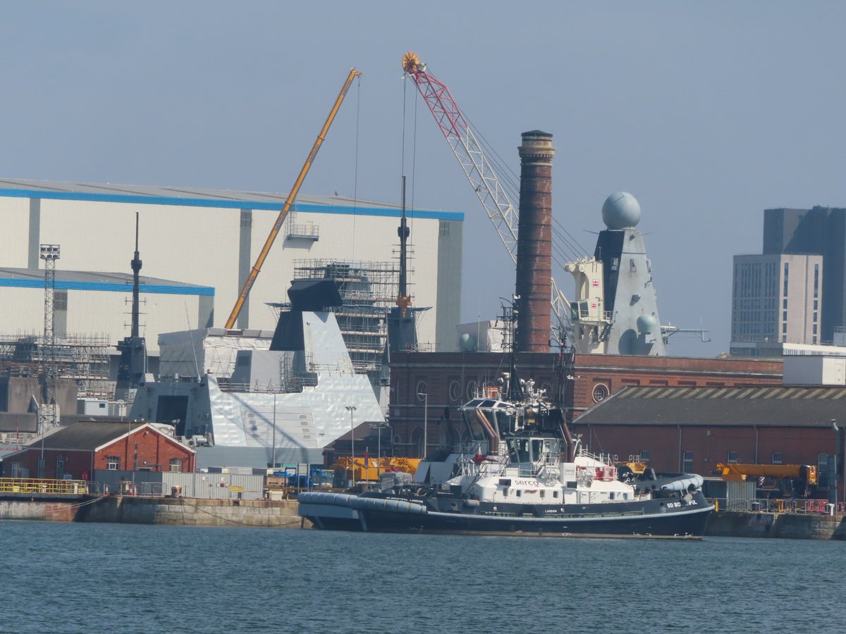 HMS Defender and @HMSDauntless in Portsmouth on the 10/5/2024.