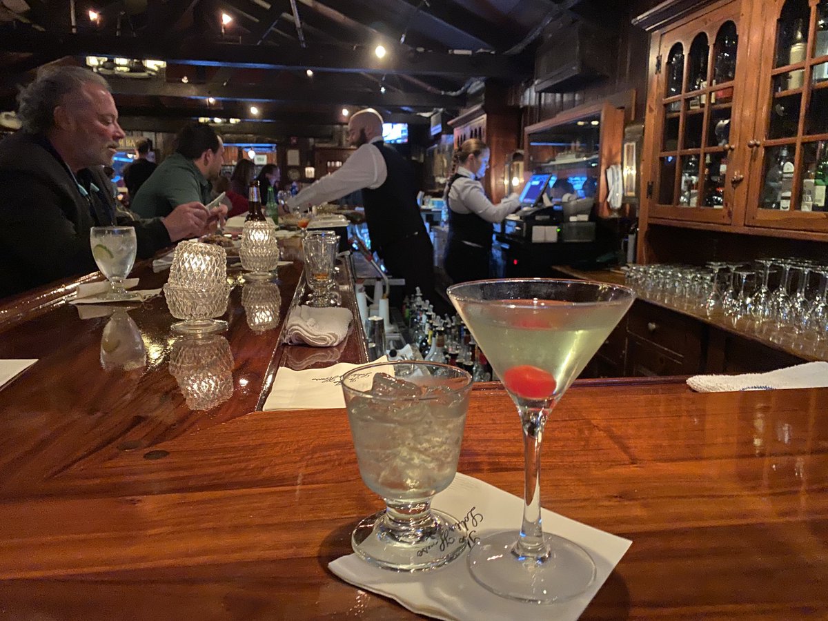 Day one of my Cape May adventure with my 2 AWESOME friends: what can I say…. PHENOMENAL!!!! Celebrating with one of my favorite drinks… Apple Martini in Lobster House in Cape May 😁😁😀😀Tomorrow is the big birding event in Cape May Audubon, a lot of birders are here already!!!
