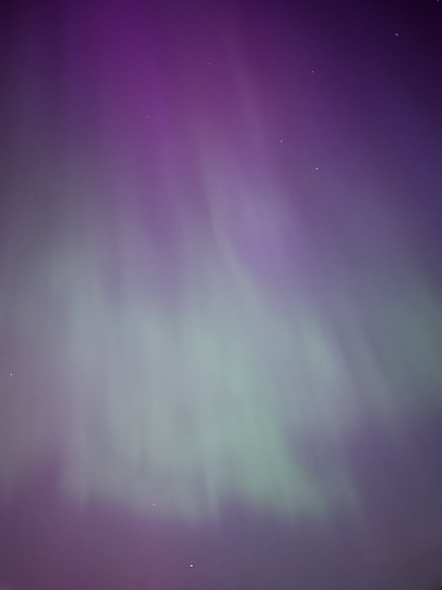 pargekar's tweet photo. Northern Lights in Cleveland #Auroraborealis https://t.co/XarDytaXKD
