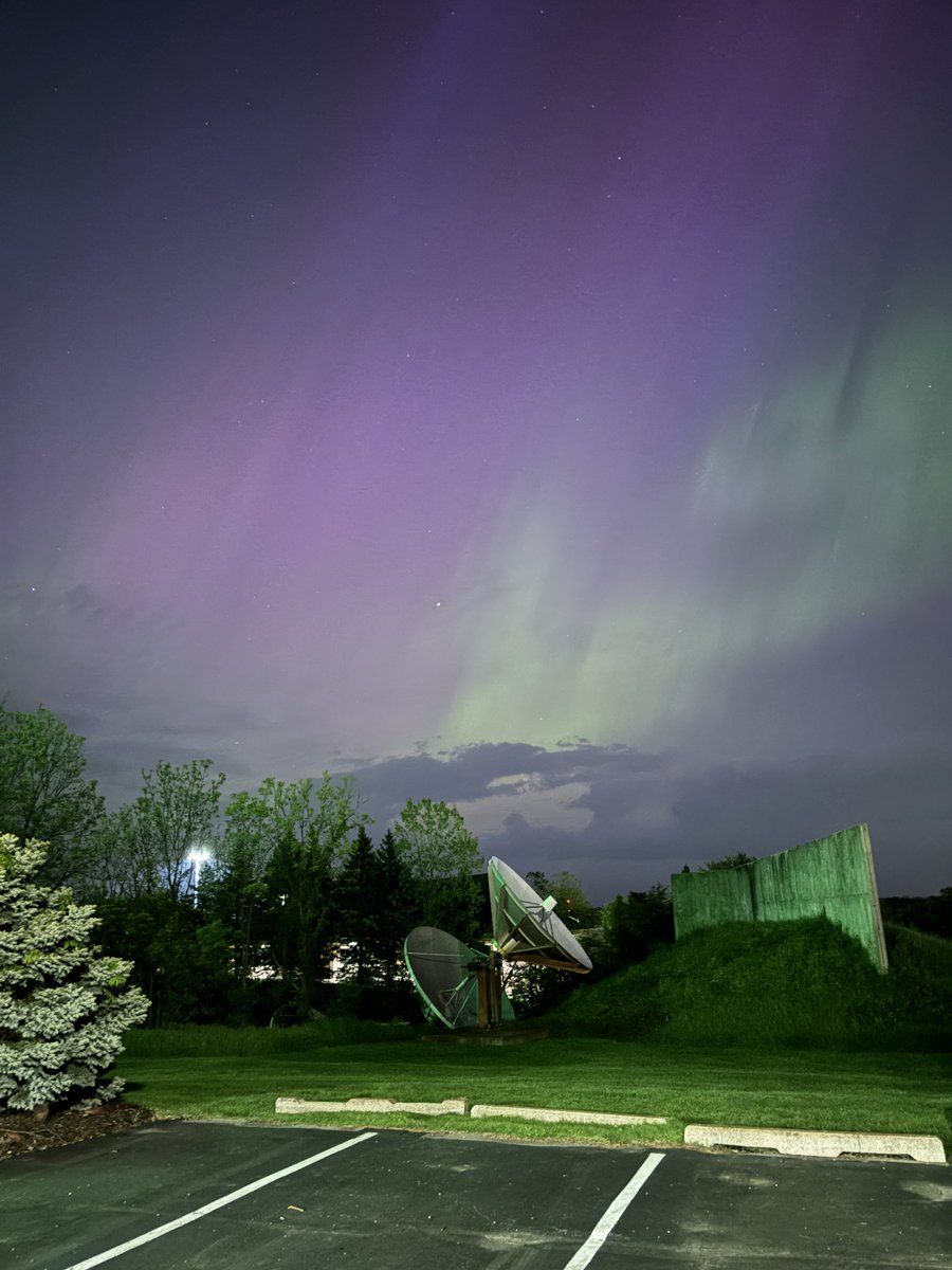 Anna_Weather's tweet image. Northern Lights spotted in Grand Rapids!