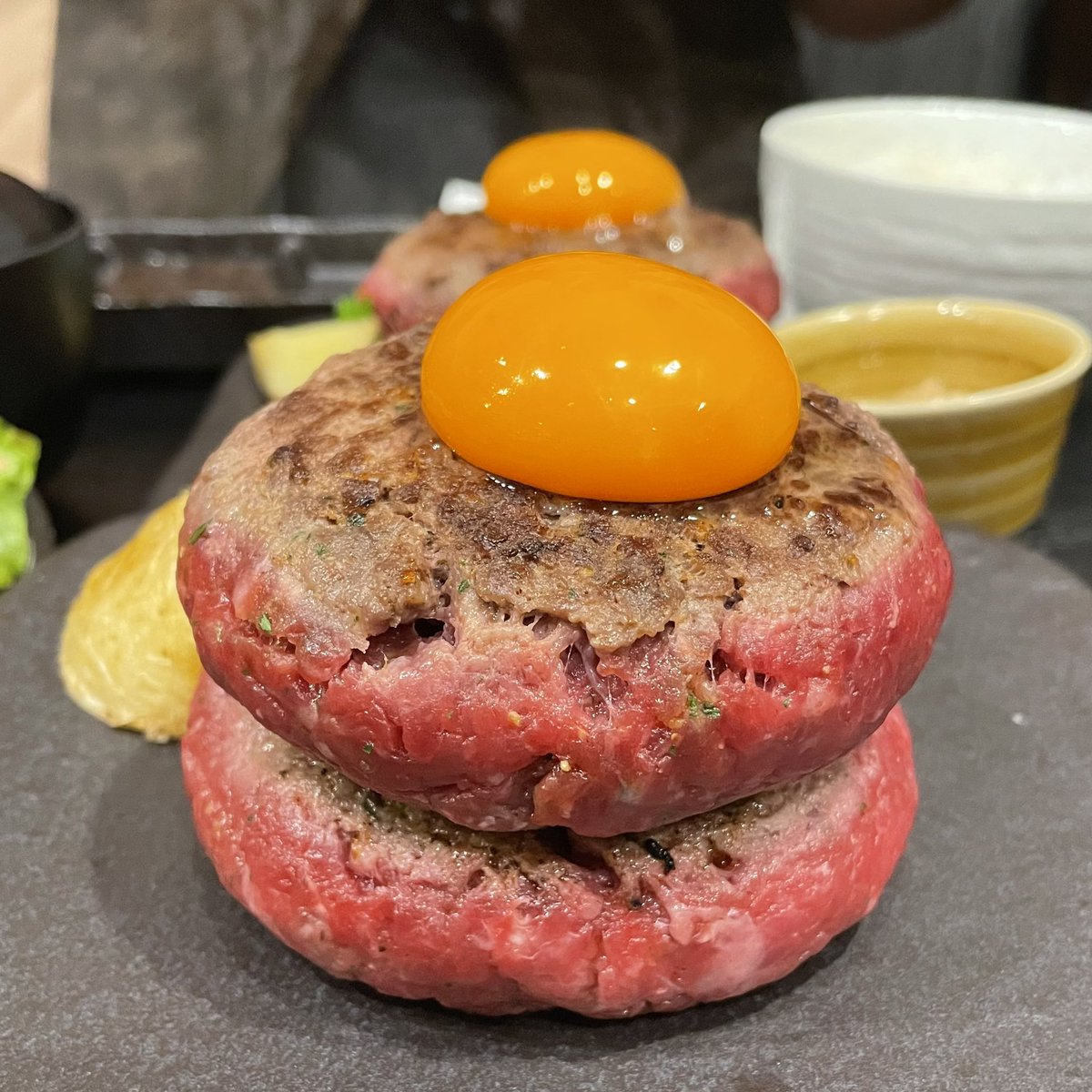 【老舗精肉卸店が監修する絶品ハンバーグ🚩】
納屋橋ハンバーグ
🏠 愛知県名古屋市中区錦1-8-46
伏見駅6分、【納屋橋ハンバーグ】さん🚩
1976年創業の老舗精肉卸店が監修する絶品ハンバーグ！大釜で一気に炊き上げる白米も美味しい🍚納屋橋ハンバーグ　180g  1980円