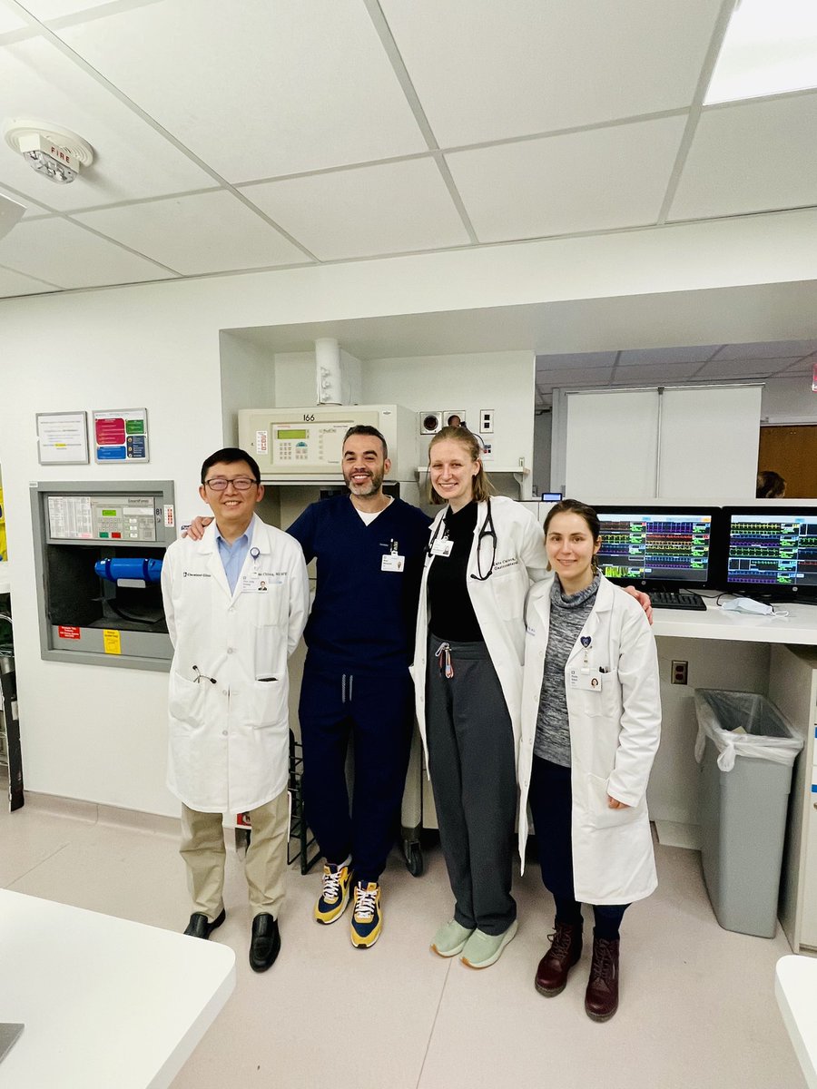 Last day on <a href="/ClevelandClinic/">Cleveland Clinic</a> MILU! 👋

Grateful to Drs. @CLindenmeyerMD &amp; <a href="/KapoorA_CC/">Aanchal kapoor</a> for that outstanding one of a kind medical intensive liver unit experience!

Thanks to this amazing team who worked hard on a super busy MILU/consult service! 

Thx Dr. Chiang, Baila, and Kate!