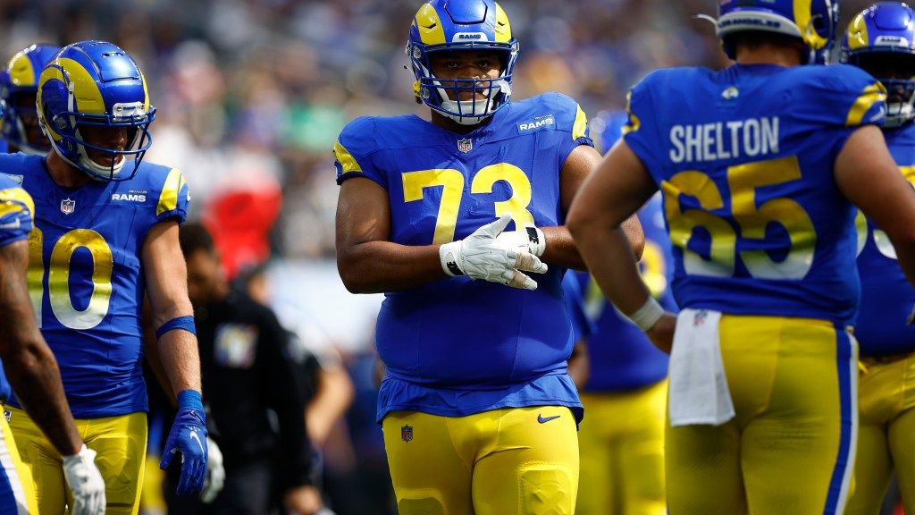 Rams legend Jim Everett is all-in on Steve Avila's move to center theramswire.usatoday.com/2024/05/09/ram…