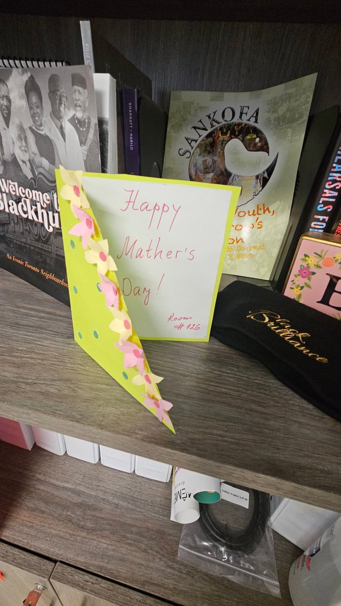 Thanks to the students in 126for the lovely Mother's 😍 Day card... much appreciated.. @tdsb_DSS @Jandu_Navjot