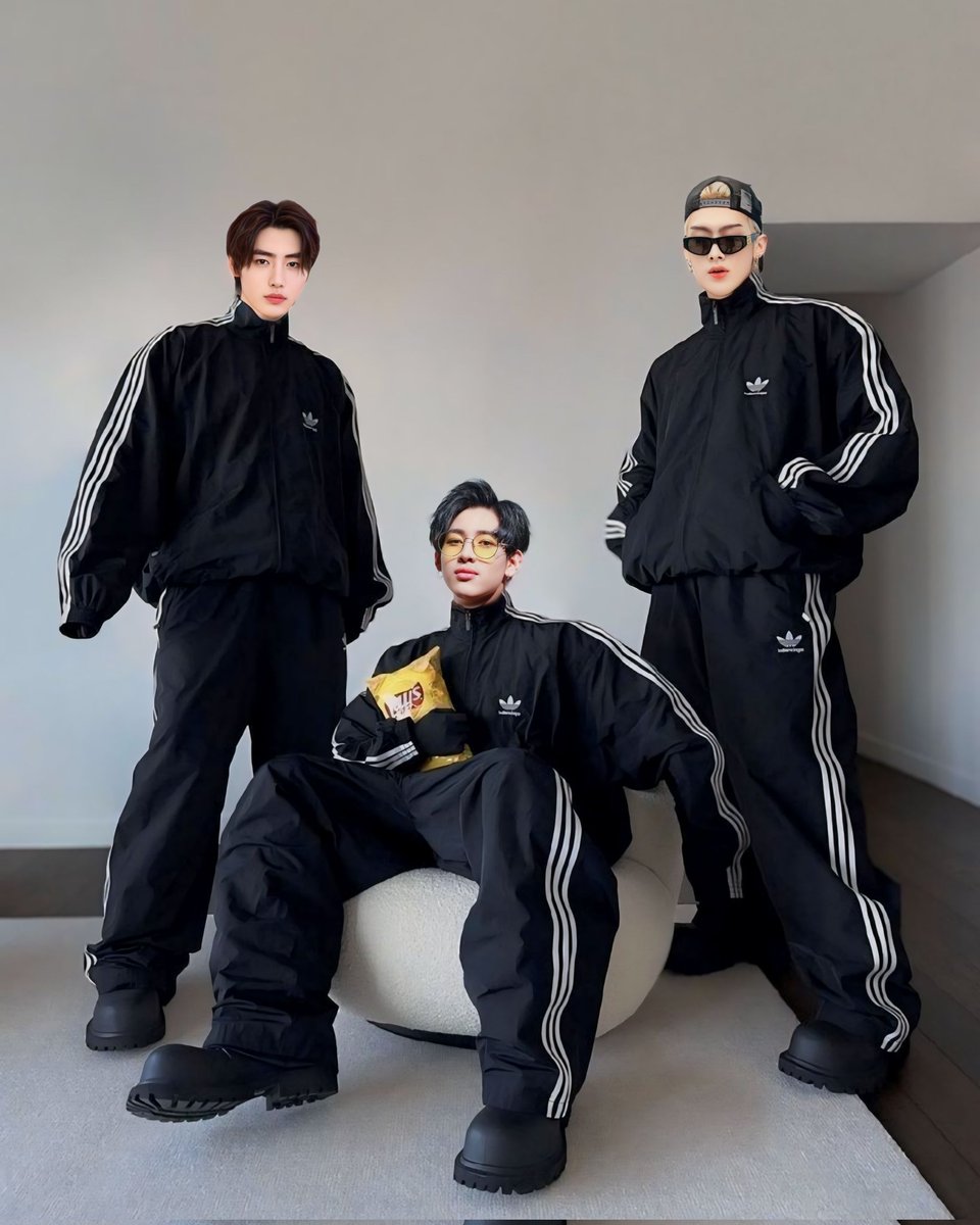 illustionalism's tweet image. ⠀

𝗜𝗡𝗦𝗧𝗔𝗚𝗥𝗔𝗠 𝗣𝗢𝗦𝗧𝗘𝗗
𝗷𝗼𝘂𝗿𝗲𝗹𝗹𝗮𝗱𝗮𝗺, today is fitting day,  udah bisa dipajang di etalase belum nih? Wkwkwkw.. With @/𝗯𝗮𝗻𝗴𝗯𝗮𝗺𝗯𝗮𝗻𝗴 and @/𝗼𝘁𝗰𝗿𝗲𝘁𝗿𝗼
📍𝗥𝗨𝗕𝗬 𝗪𝗔𝗥𝗘 𝗛𝗢𝗨𝗦𝗘, 𝗝𝗔𝗞𝗔𝗥𝗧𝗔 𝗦𝗘𝗟𝗔𝗧𝗔𝗡.

⠀