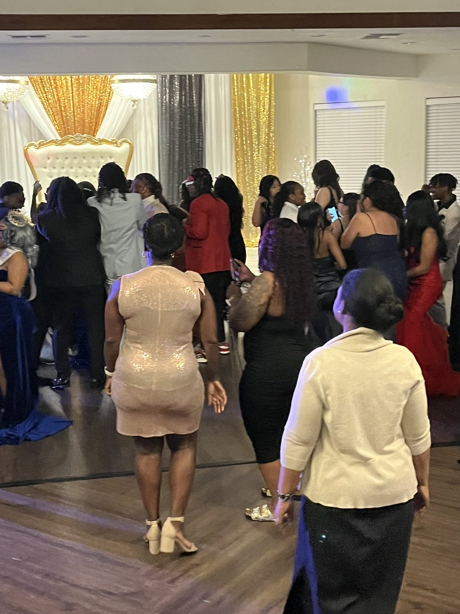 2024 #WyattNation Senior Prom!!!! We’re going to miss this amazing group of students!!! @AGallegosEdD @ChrisjBarksdale @CharlieGarciaFW