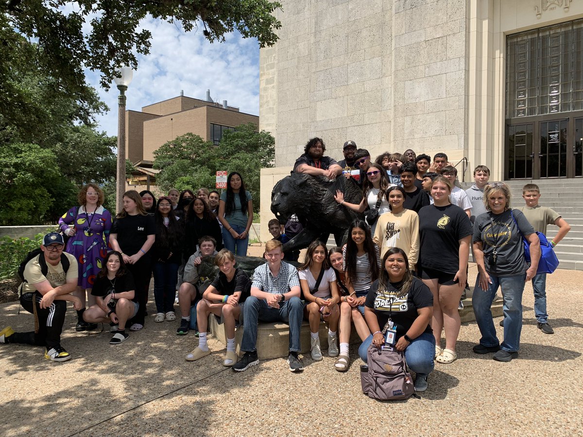 MsFloresUSHist's tweet image. Glad I got to attend Mr. Ahmadโs 7th grade PBL trip to Austin. We had the opportunity to explore the Texas Science & Natural History Museum.