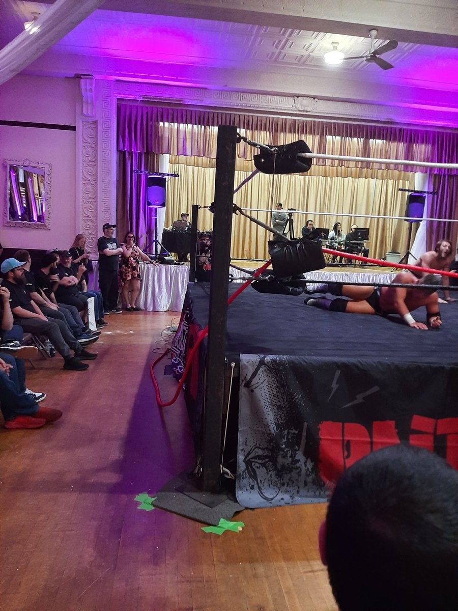 HOLY SHIT THE MIDDLE ROPE BROKE

ALSO THIS MATCH IS APPARENTLY ELIMINATIONS, SO DAMN YOU @blkwdxvx FOR COSTING @SammyDiazJr!!! WAS WINNING AT WRESTIVAL NOT ENOUGH???

@Blitzkrieg_Pro THIS IS WILD