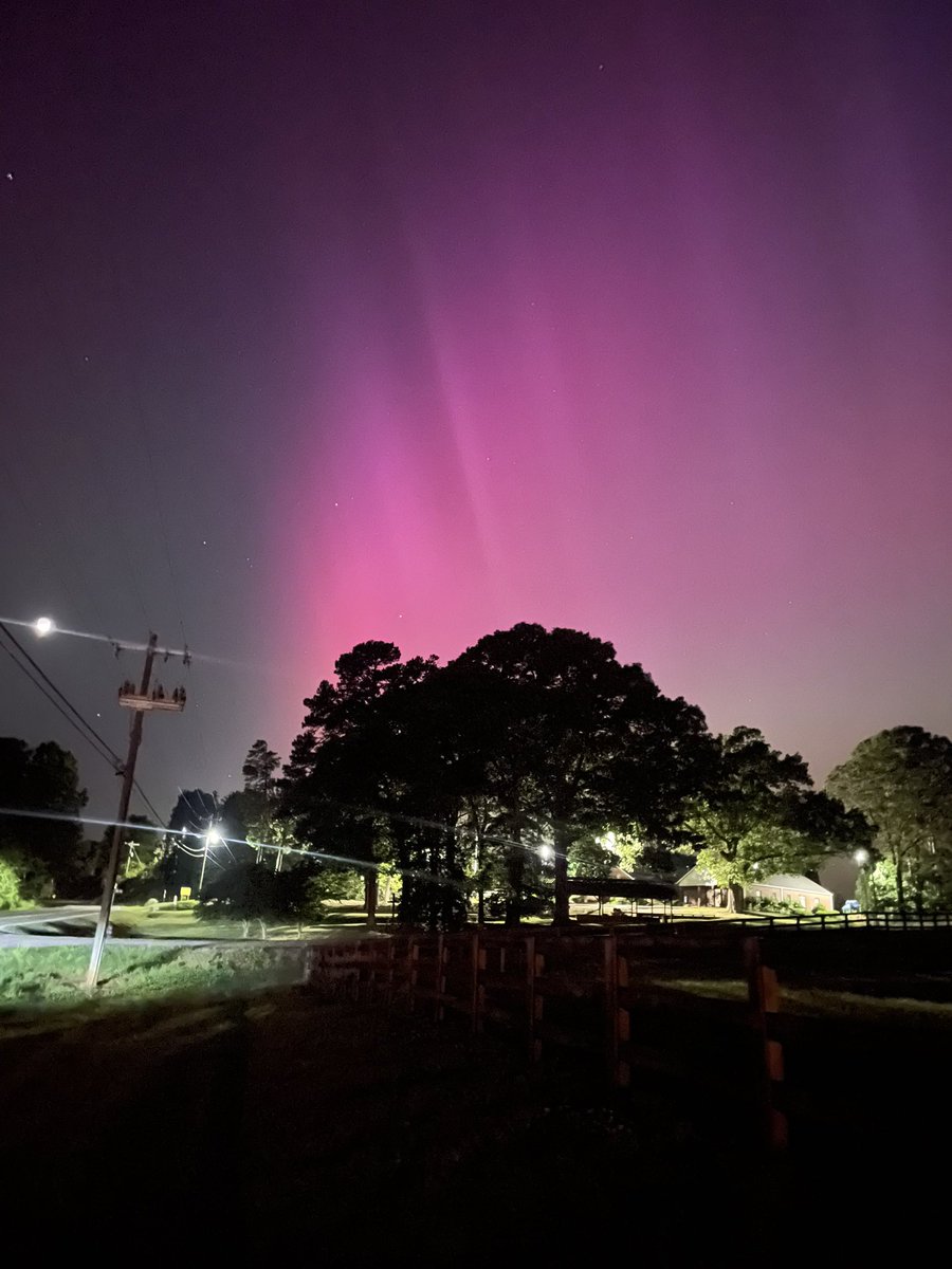 why da sky be actin funny