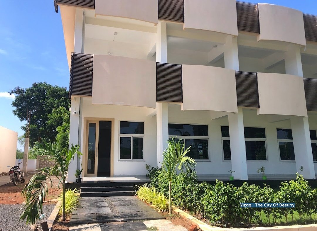 Seema_talks's tweet photo. #TechBulls IT Company In Ongole 👍
★ Employment : 3000 People
• CM YS Jagan Virtually Inaugurated This Campus On June 23, 2022
#YSJaganAgainIn2024
#VoteForFan #YSJaganMarkGovernance https://t.co/0wvDfyzpIT