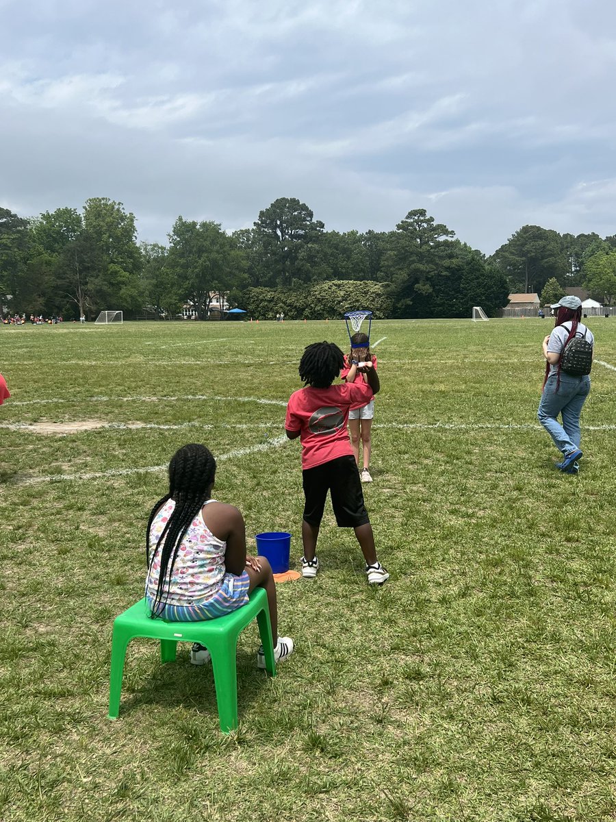 ItsmeMsMcG's tweet photo. Field Day Fun!! 😎 https://t.co/IgzooWZ6aU