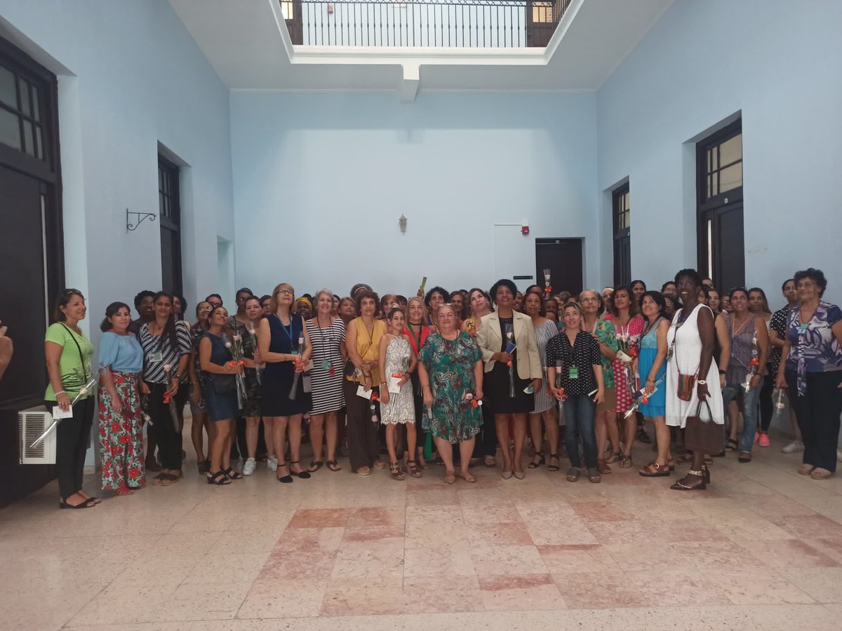 El BCC  celebra el " Día de las Madres  " en una emotiva actividad.