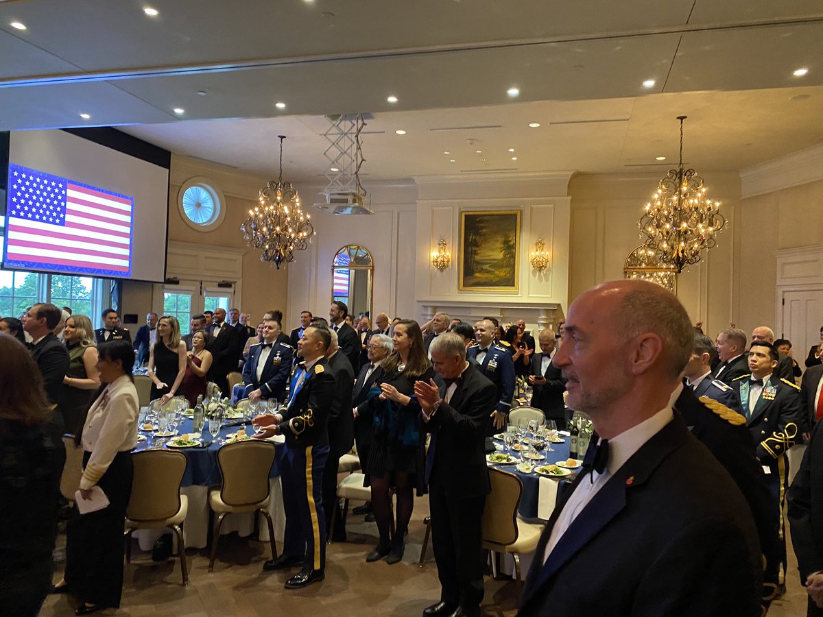 Hats off to the Foreign Area Officer Association and President Rob Palm for another fantastic Gala this evening at ANCC. Excellent speech by Marketplace’s Kai Ryssdal, former Navy FAO, on national service. Sellout crowd, great band, & a lot of fun! @CMS_Washington @NavyLeagueUS