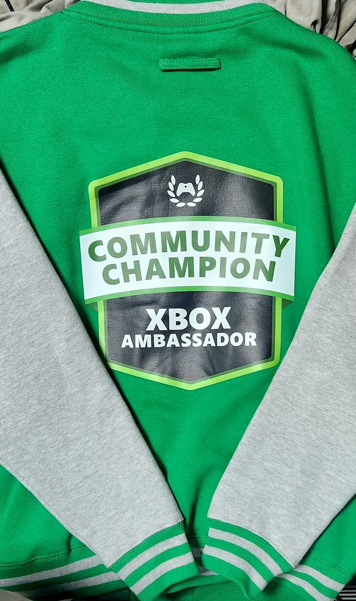 Thanks to @XboxAmbassadors for the Amazing Varsity Jacket! I'm in love 💚.

@aarongreenberg @XA_Taxel @MalikPrince @BlondiebutGeeky @steinekin @aka_Scratch @XboxP3 @Xbox @Zatomas @CerebralPaul1 @XboxMexico