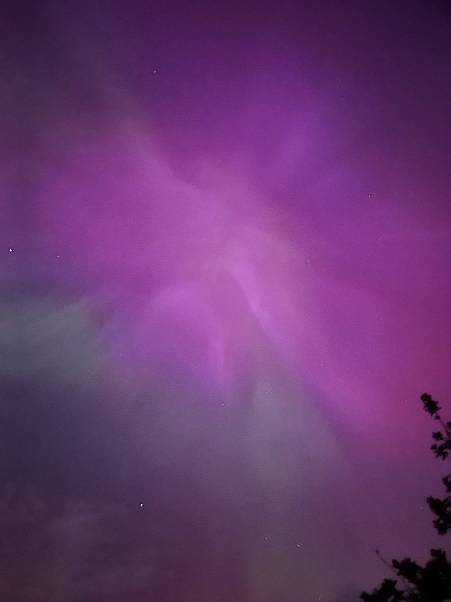 i can’t believe i took these on an iphone. our universe is so beautiful #NorthernLights