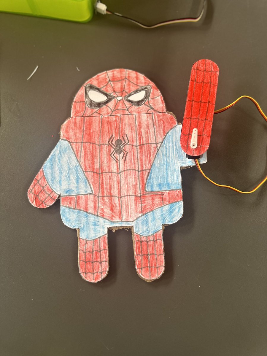 shobica_wadhwa's tweet image. With these programmable robots, my classroom was a lively place today. Students are utilizing the light sensors to activate the robot arm to wave hello @mannmiddleSD @Thimbleio
#HelloThimbot #CreativeRobots #ArduinoBoards #HandsOnLearning