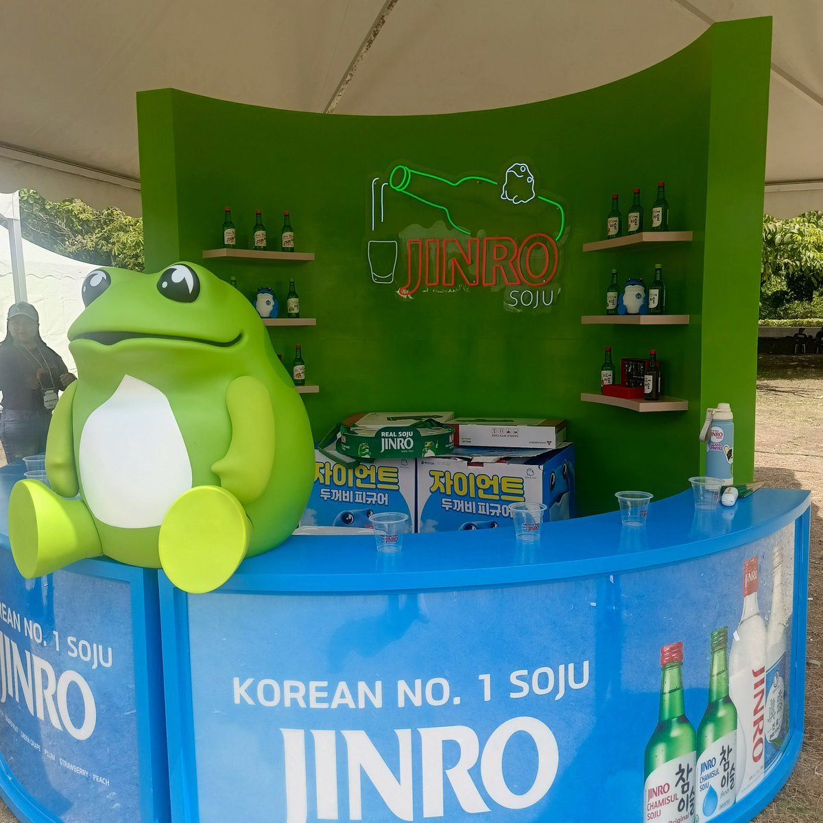 Free Drinks!
 For attendees while supplies last 

#KWAVE
#KWAVEMusicFestival