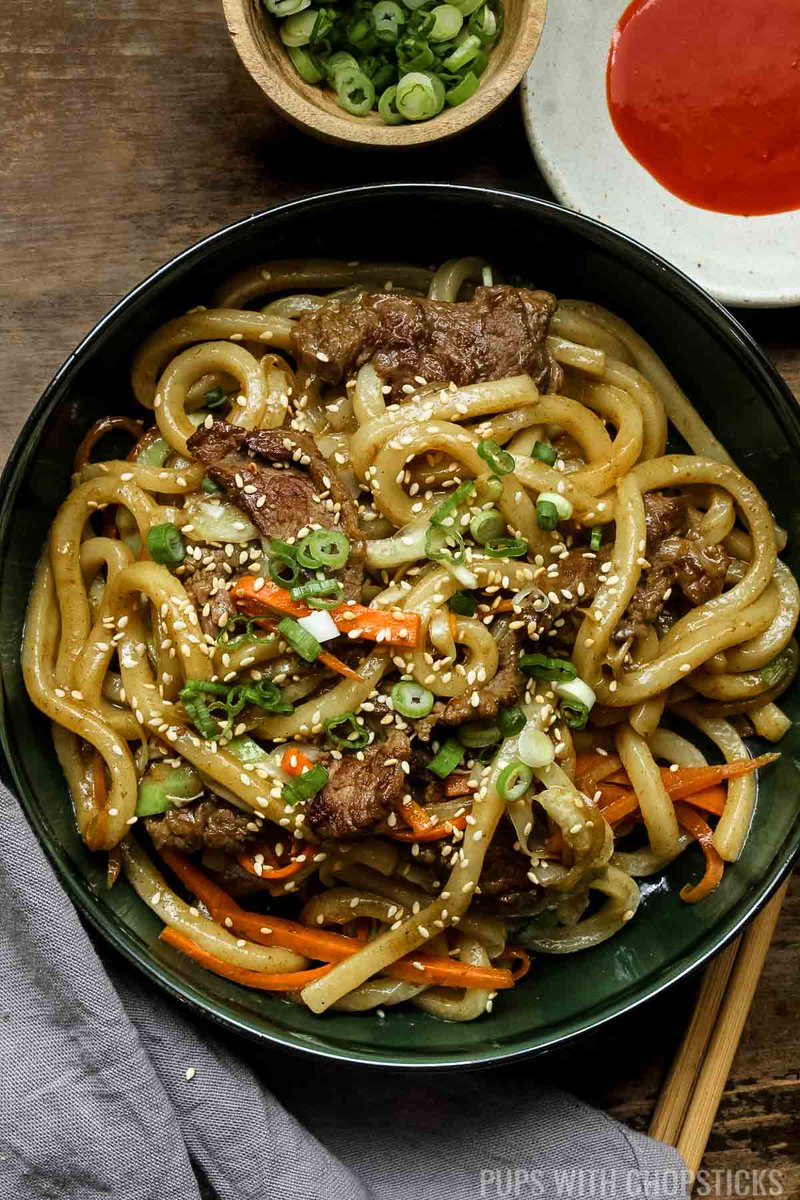 Curry Beef Yaki Udon Stir Fry
Recipe: pupswithchopsticks.com/maple-curry-ya…
#foodie #Nomnom #asianrecipes #asianfood