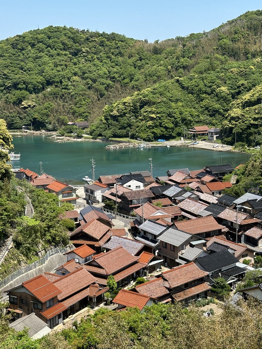 島根県松江市美保関、雲津の集落。山陰ではありふれた風景だけど、なんかいいよね。