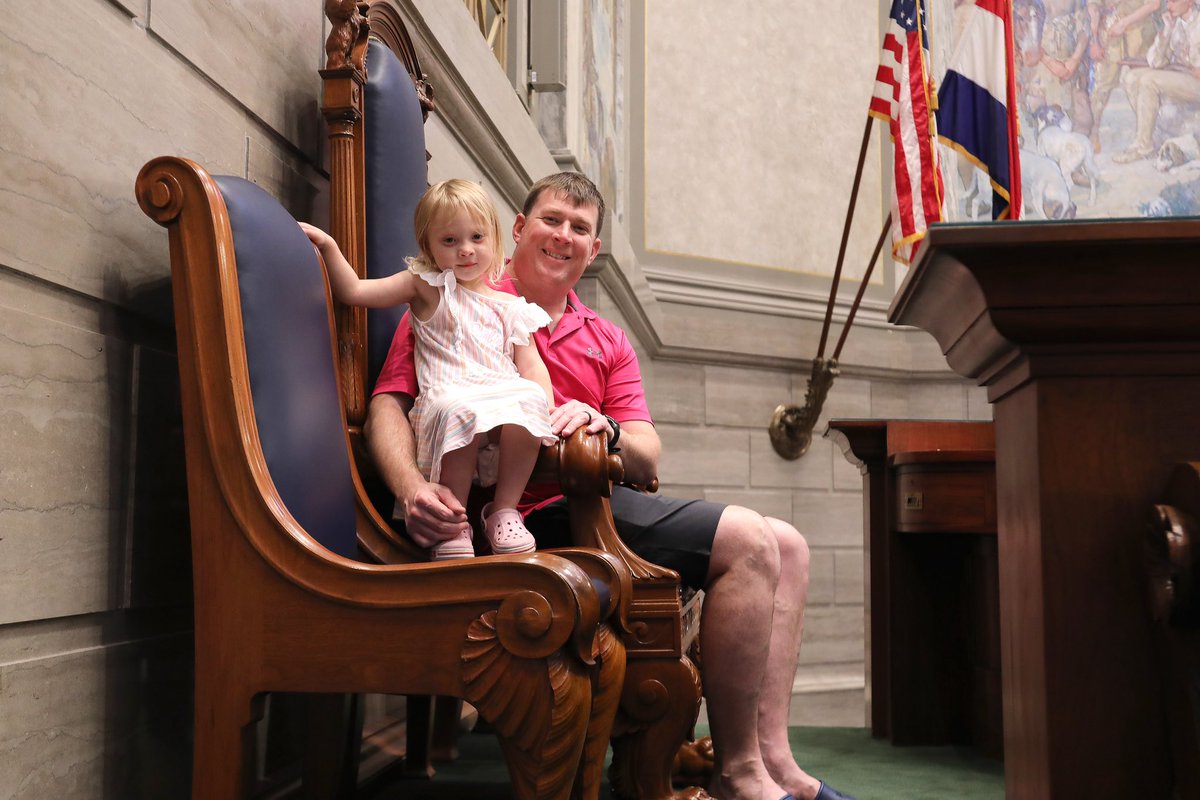 Had a special visitor today in the @MissouriSenate; I love seeing the excitement when she says “I want to go to daddy’s work!” #moleg #mogov #GirlDad

Photo credit: The legendary Senate photographer Harrison Sweazea