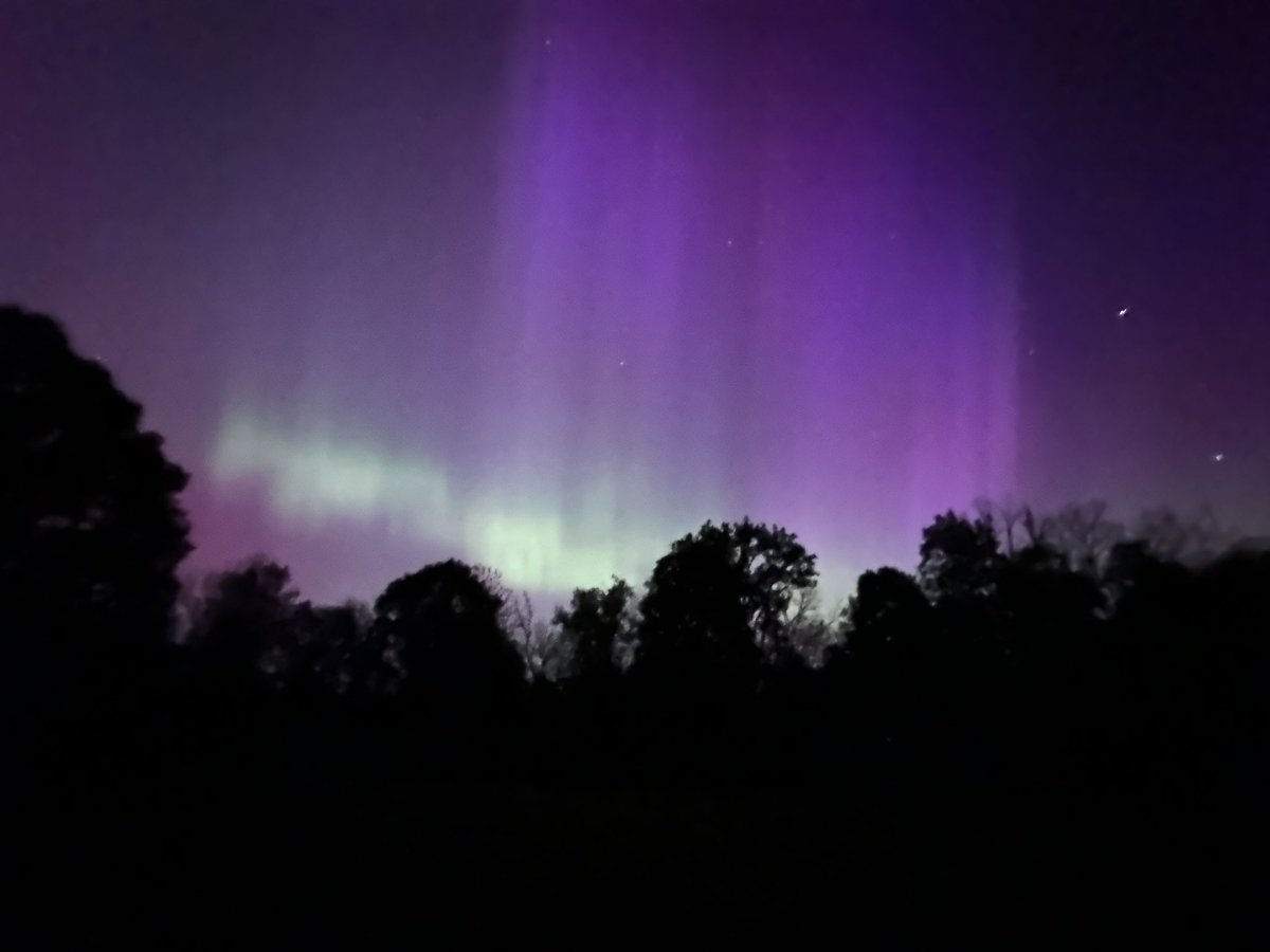 cswhite6's tweet photo. @AndrewWSYX6 Licking County got a pretty good view! https://t.co/7YyZEoGUW1
