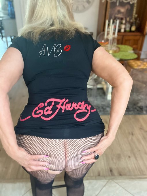 Here's to a great week "end" my friends! More at my only fans. The link is in my profile. 😉 https://t<a href="/tag/sexyhalloween"class="tags"><span>#sexyhalloween</span></a><a href="/tag/tampagilf"class="tags"><span>#tampagilf</span></a><a href="/tag/worldequestriancen"class="tags"><span>#worldequestriancen</span></a>