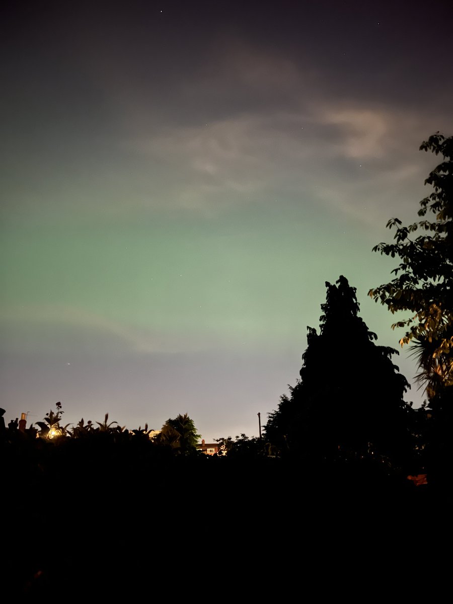 If you can’t see the aurora with your naked eye, try taking a long-exposure photograph looking north. I just took this 10-second exposure from the edge of London. It’s definitely up there! #aurora