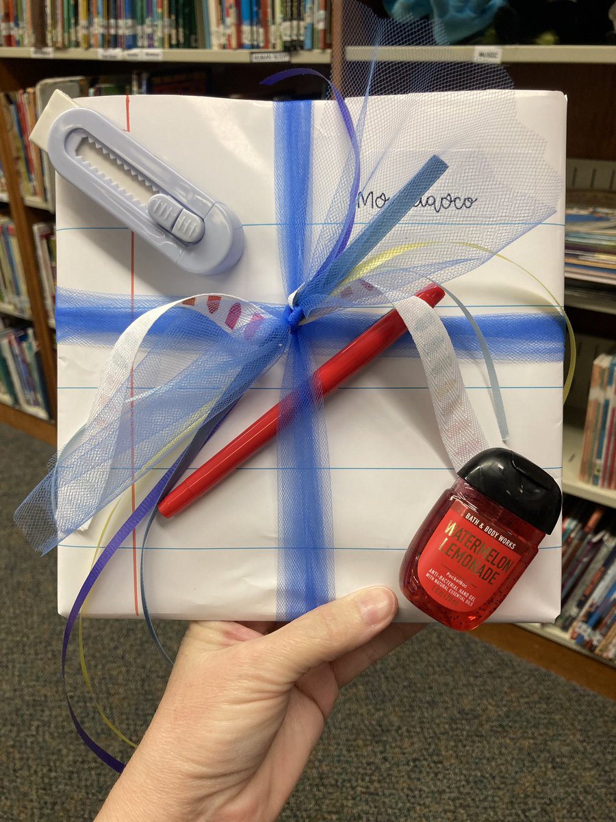 DooleySchool54's tweet photo. Thank you to our #DooleySuperheroes and our #DooleyFamily  including @belt_kristine and @KobariSeika  and our PTA, for the amazing week of treats and appreciation! The whole Dooley Staff is feeling very loved. Thank you! Arigato! 💓 
#DooleySuperpowers #54AsOne https://t.co/voEsbyB7tC