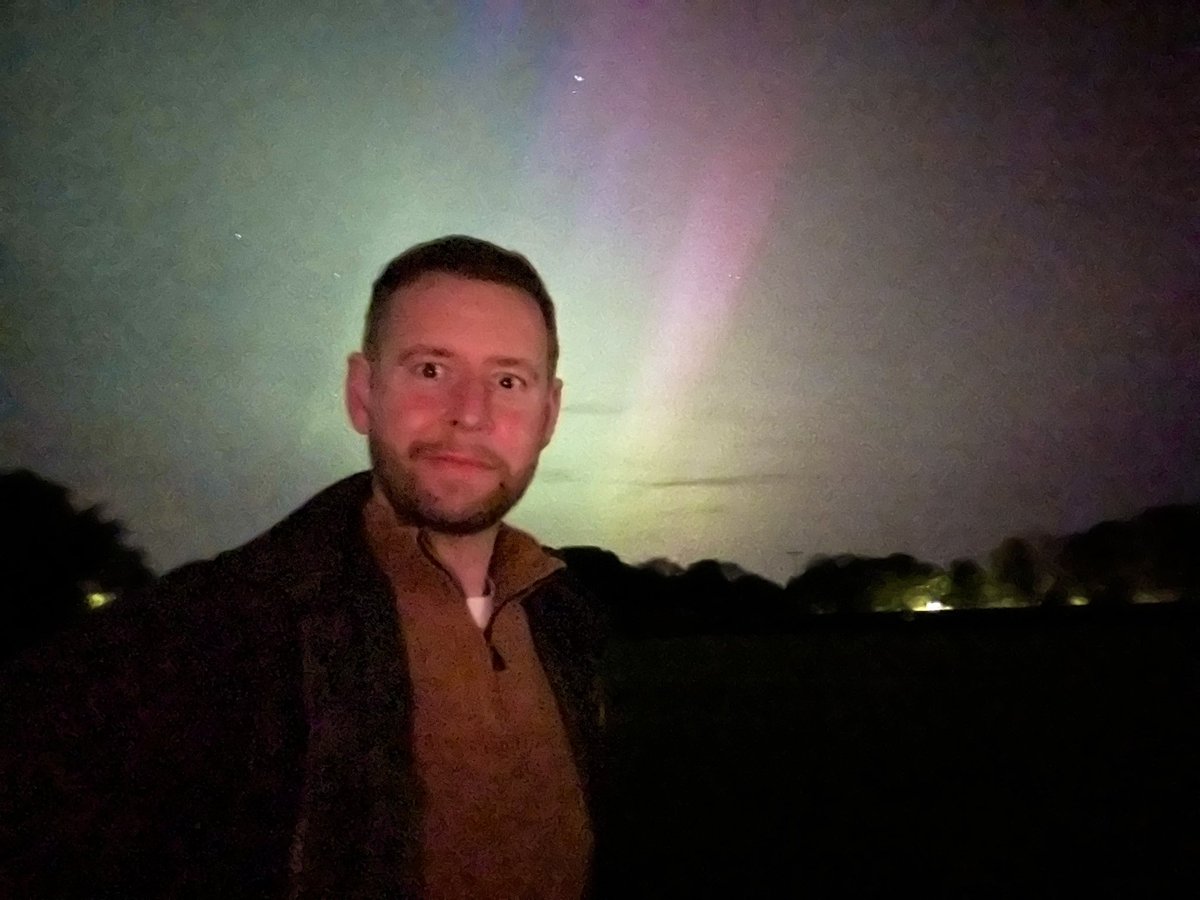 Everybody get outside now! #aurora #rutland