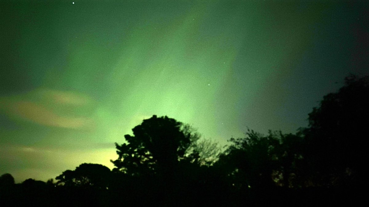 Don’t even bother looking north- just look up… and everywhere!!! #NorthernLights #aurora