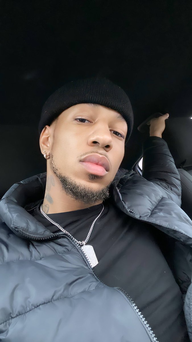 DamnThatsKey's tweet image. How I look                      How i Talk.😅