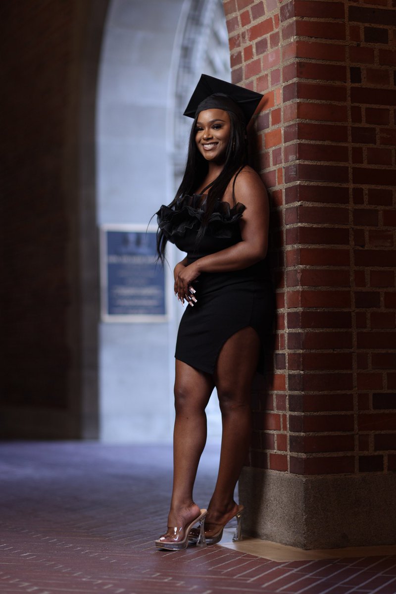 moniquedacutie's tweet photo. I’m proud to join the small percentage of Black women with a masters degree. 🎓 https://t.co/S43rtqrapx