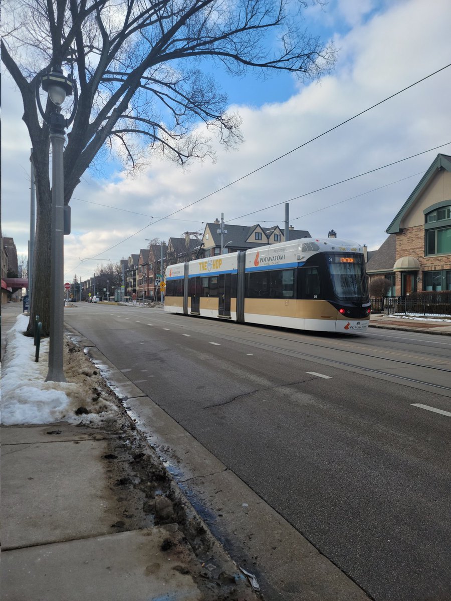 FarnhamTanner's tweet photo. @hsrgood Ogden/Astor is probably my favorite stop based on the neighborhood and a stop I used the most to walk up to Brady St. and to Gloriosos Italian Market-definitely worth a walk. 2nd favorite would be Cathedral Square, I love the sight lines to the courthouse. And 3rd ward can't beat https://t.co/Zo591YPvpv
