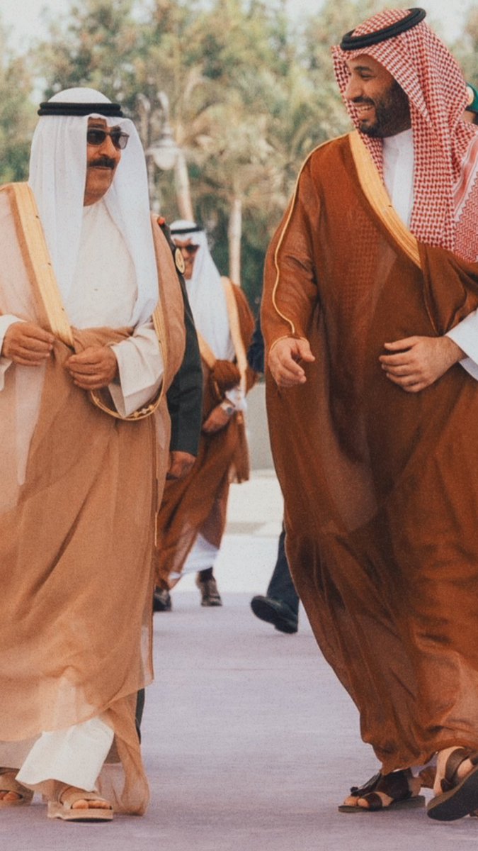 alamaum14's tweet photo. مصلحة الشعوب ومستقبلهم اهم نقطة عند هؤلاء الرجال ..

شعارهم ( وطن بلا فساد ) 🇸🇦🇰🇼

#محمد_بن_سلمان 
#مشعل_الاحمد https://t.co/qQ0ClxLSE5