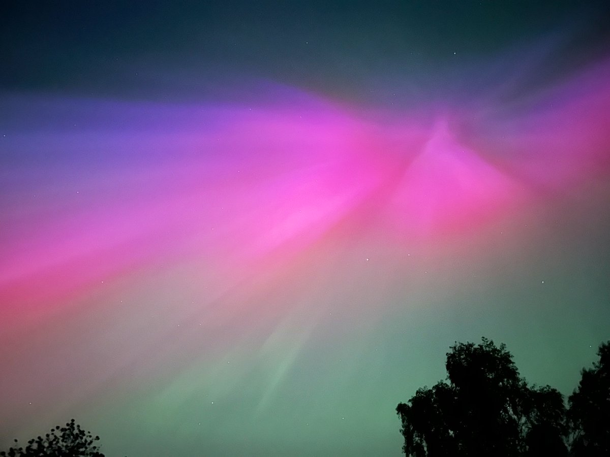 The skies over #Grasmere tonight! 📸🔭 #aurora #aurorawatch #bbcweather #auroraborealis