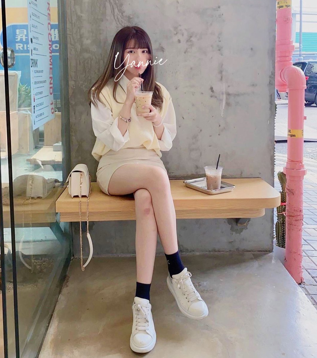yannieb0's tweet photo. I'm Bad 😈
#ptgf香港兼職女友 
#ptgf 
#ptgf香港約炮 
#ptgf淫女 
#ptgf女友 
#長腳 
#香港人 
#靚腿 
#黑絲 
#ptgf出租女友 
#ptgf兼職女友香港 https://t.co/NCj8AbBtdM