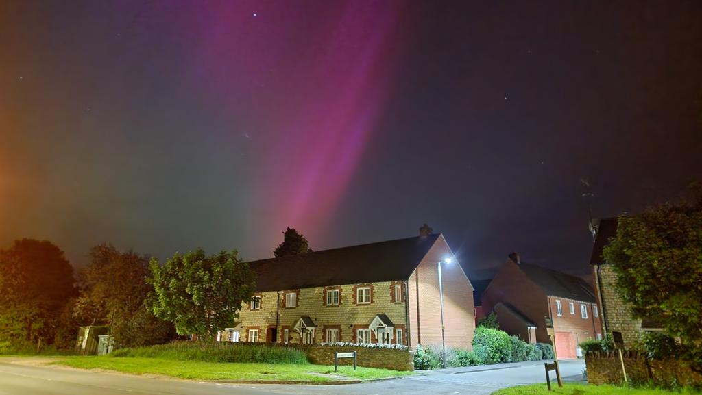 A @FCKidlington_ win topped off with a view of the northern Lights #aurora #NorthernLights #Kidlington #oxfordshire