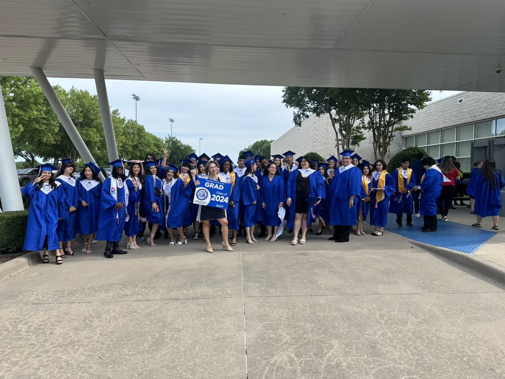 Garza ECHS (@garzaechs) on Twitter photo 99 seniors about to cross the stage and get their associate degree!! <a href="/dallasschools/">Dallas ISD</a> @DISD_PTECH_ECHS <a href="/mountainview_dc/">Dallas College Mountain View Campus</a> @RubyRamirezDISD 🤩😎🧑🏻🎓 99 seniors about to cross the stage and get their associate degree!! <a href="/dallasschools/">Dallas ISD</a> @DISD_PTECH_ECHS <a href="/mountainview_dc/">Dallas College Mountain View Campus</a> @RubyRamirezDISD 🤩😎🧑🏻🎓