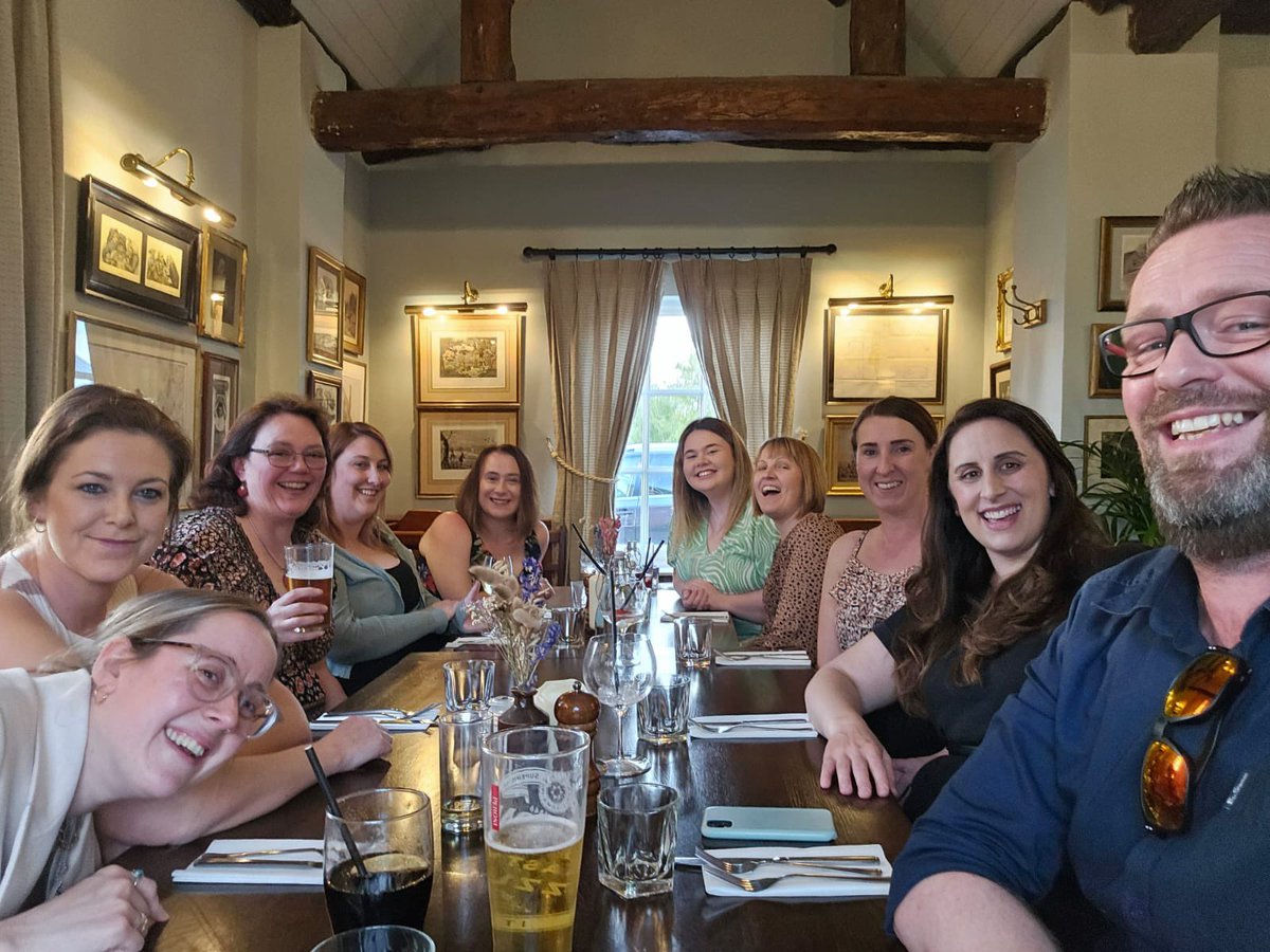 In nurses week it is awesome to be able to spend the most hilarious evening with this fantastic bunch @resusdudley celebrating @laulucas01’s birthday 🎂 🎈🥳#DeterioratingPatientTeam #TogetherEveryoneAchievesMore #InternationalNursesDay2024 🤩