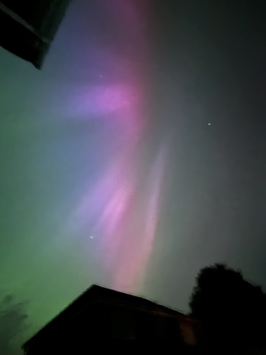 Zara (@za_r_a_) on Twitter photo I can tick off one of my bucket list now!! Actually visible with the naked eye 🙌🏼
All the way to Lapland without a peep and snapped this near home. 
#Aurora #NorthernLights I can tick off one of my bucket list now!! Actually visible with the naked eye 🙌🏼
All the way to Lapland without a peep and snapped this near home. 
#Aurora #NorthernLights