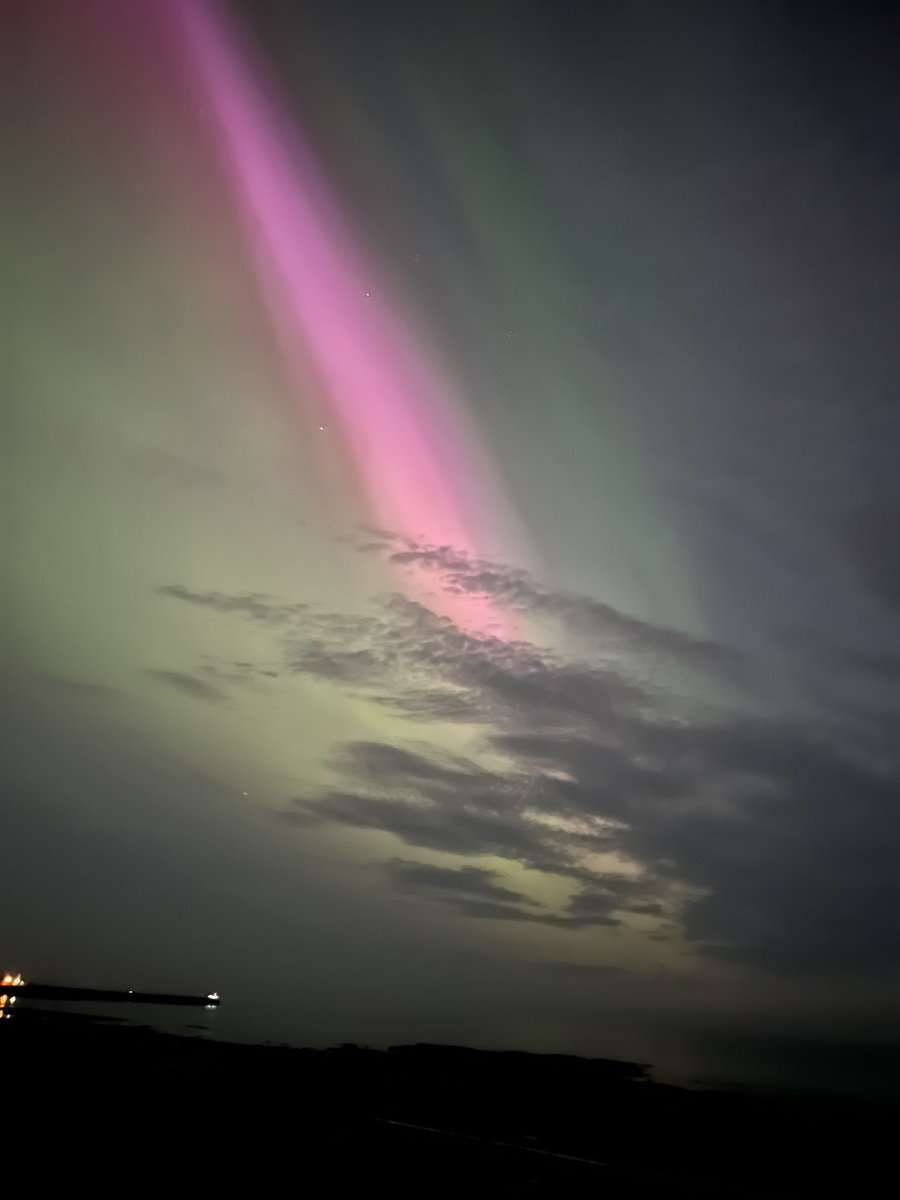 Fantastic Northern Lights in Maryport, Cumbria right now 😀