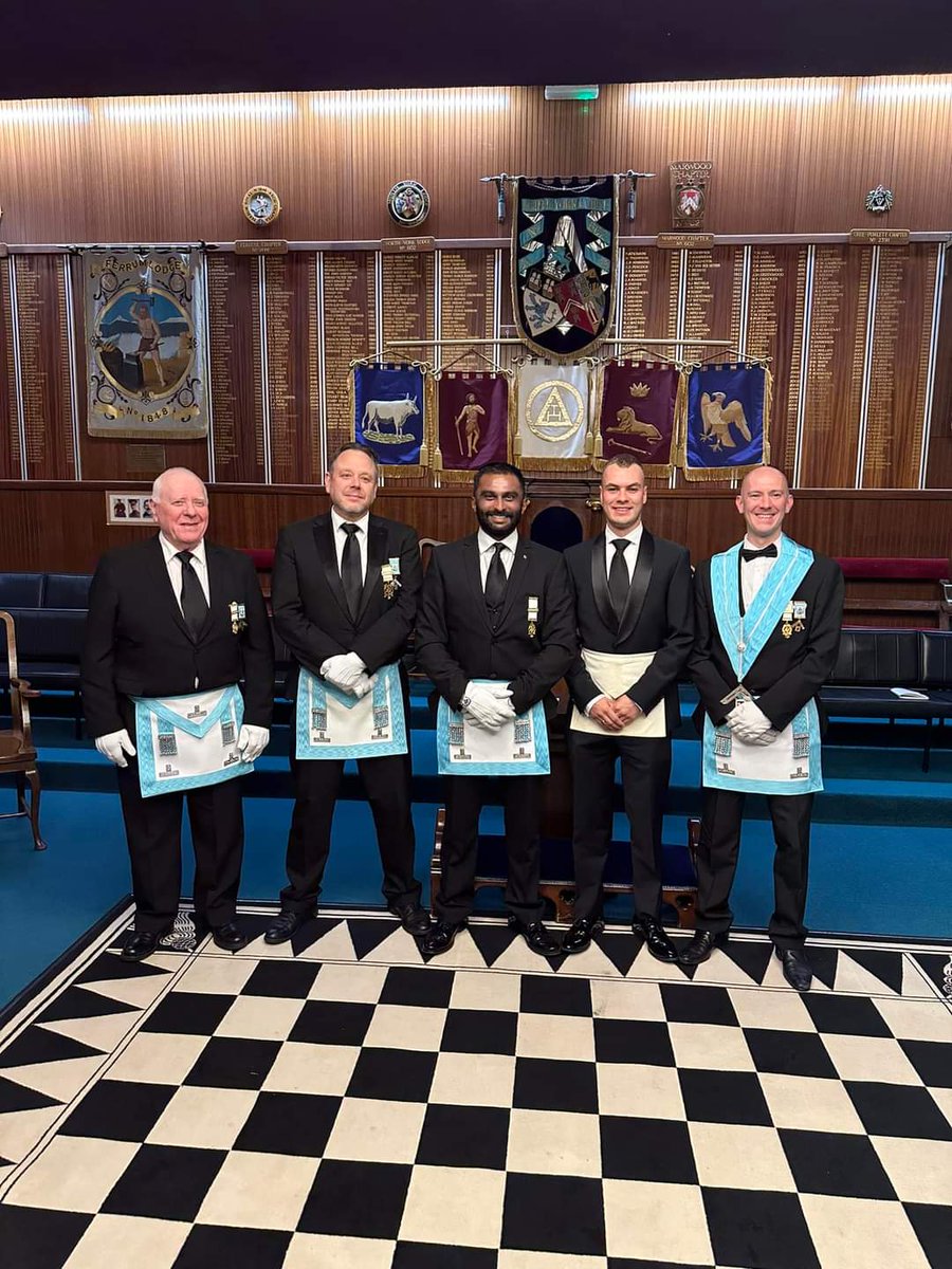 MarcusSummers81's tweet photo. A fantastic evening with #TeamTees visiting Acklam Lodge No 6248 to witness the Initiation of Bro Adam Shipton, an excellent ceremony with great Masons and Friends 🤝 #Freemasonry #Freemasons https://t.co/pophKIOVxw