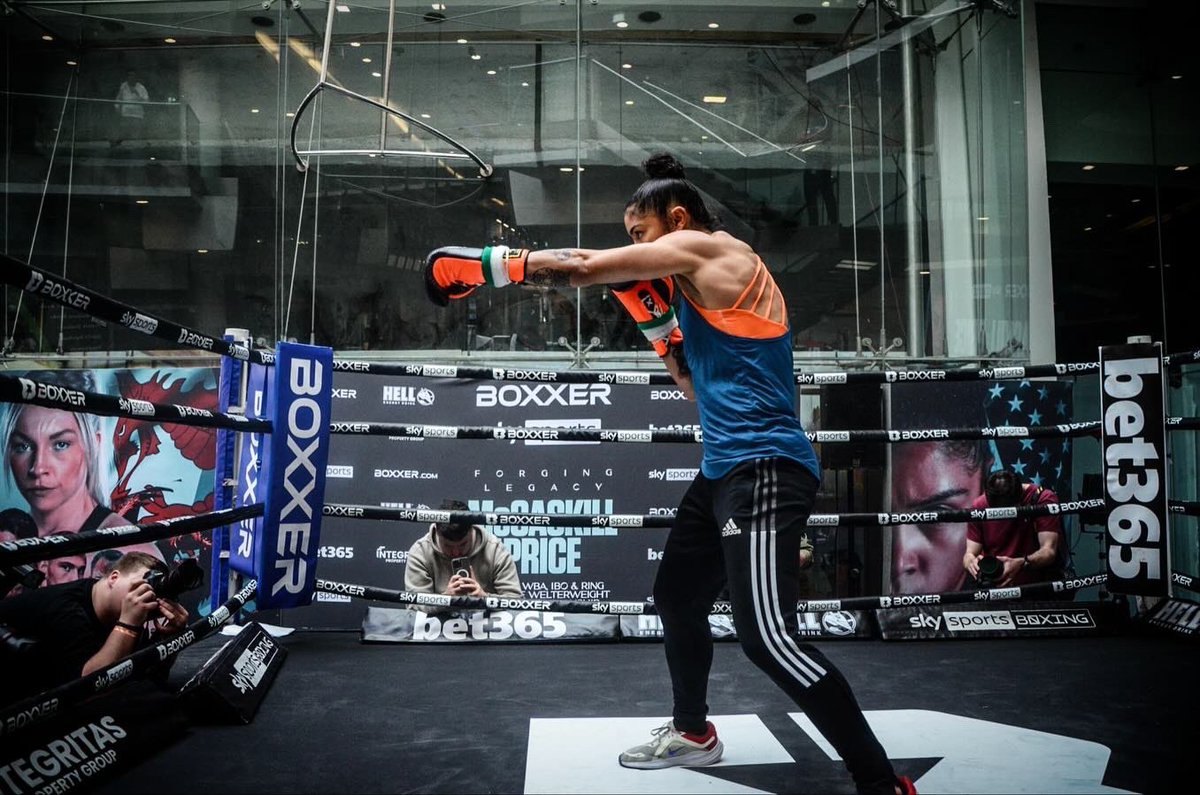 RickRamosBoxing's tweet photo. 👑 #CASKILLA @jaydi_mac
📸: @MattHambric
🏆: @ringmagazine
🏆: @IBOBoxing
🏆: @WBABoxing
Fight details:
🗓️: May 11 (Saturday)
📺: @SkySportsBoxing | @peacock
🎙️: @boxxer
🎟️: https://t.co/XndBz5vUOH
#BOXXER #UKBoxing #Boxeo #Boxing #BoxingManager #RickRamosBoxing https://t.co/Ft8eVDdJe0