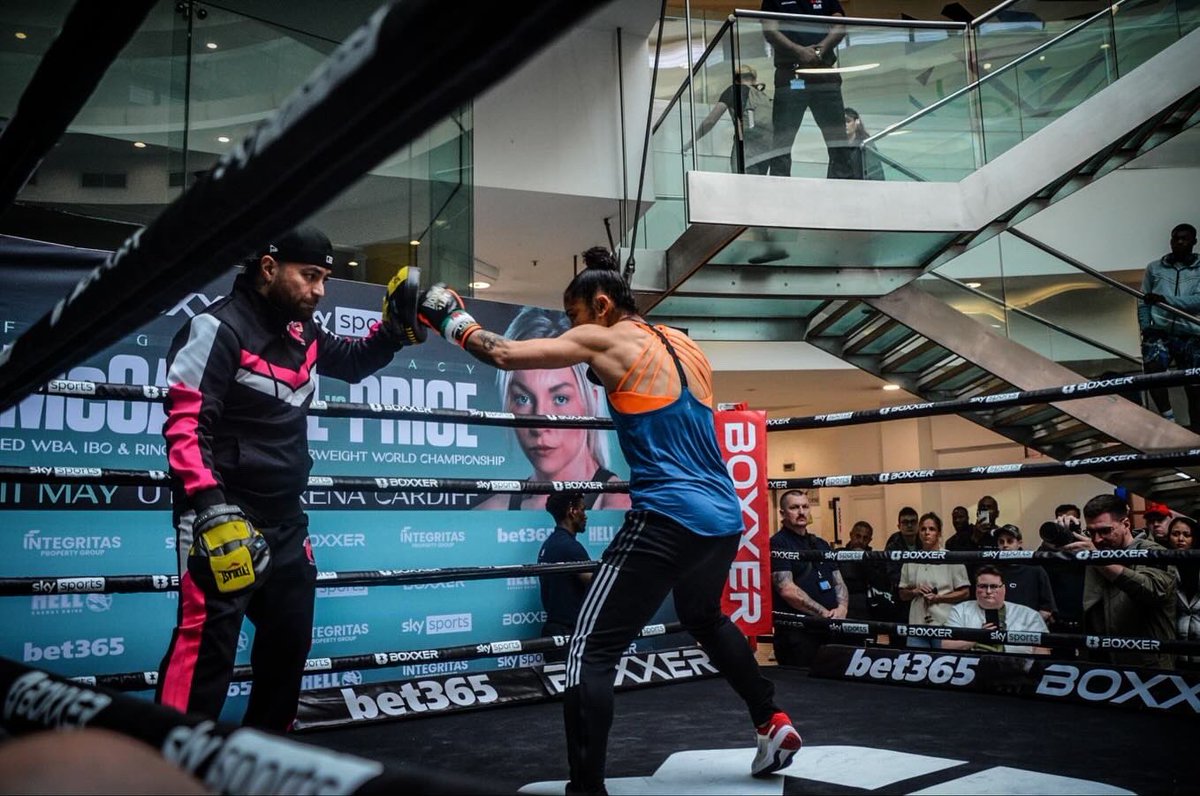 RickRamosBoxing's tweet photo. 👑 #CASKILLA @jaydi_mac
📸: @MattHambric
🏆: @ringmagazine
🏆: @IBOBoxing
🏆: @WBABoxing
Fight details:
🗓️: May 11 (Saturday)
📺: @SkySportsBoxing | @peacock
🎙️: @boxxer
🎟️: https://t.co/XndBz5vUOH
#BOXXER #UKBoxing #Boxeo #Boxing #BoxingManager #RickRamosBoxing https://t.co/Ft8eVDdJe0