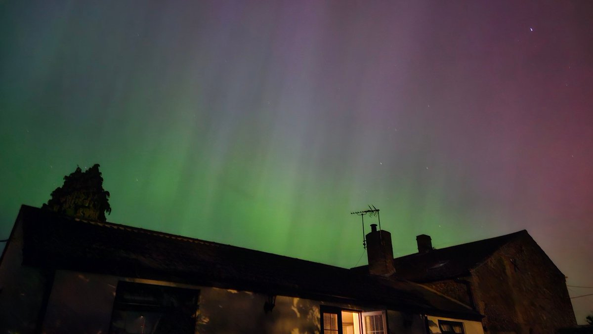 Just wow!! <a href="/UKWX_/">UK Weather Updates</a> <a href="/danholley_/">Dan Holley</a> @we